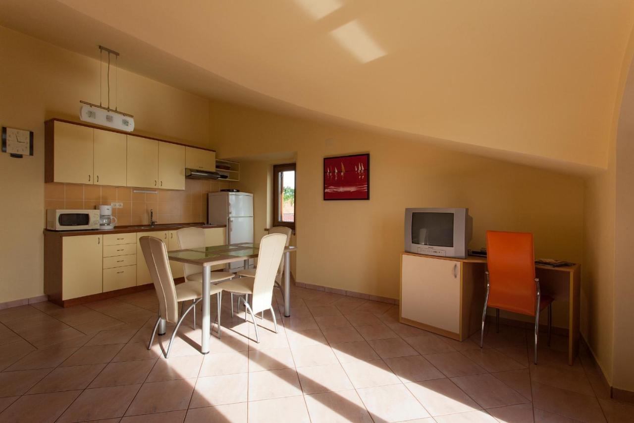 Apartman Vjekoslav Krk Town Kültér fotó